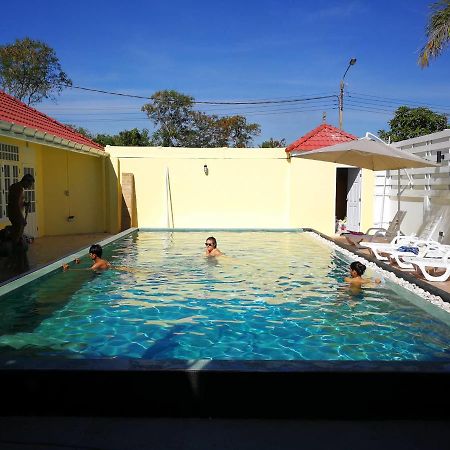 Barefeet Naturist Resort (Adults Only) Bangkok Eksteriør billede