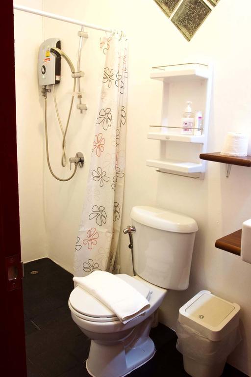 Barefeet Naturist Resort (Adults Only) Bangkok Eksteriør billede