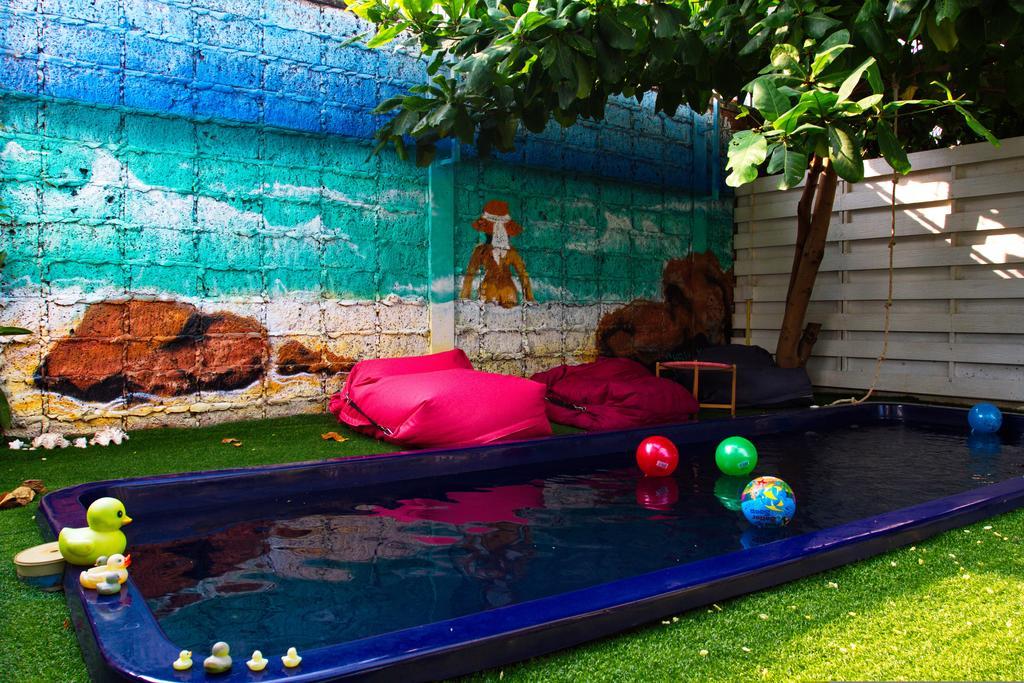 Barefeet Naturist Resort (Adults Only) Bangkok Eksteriør billede
