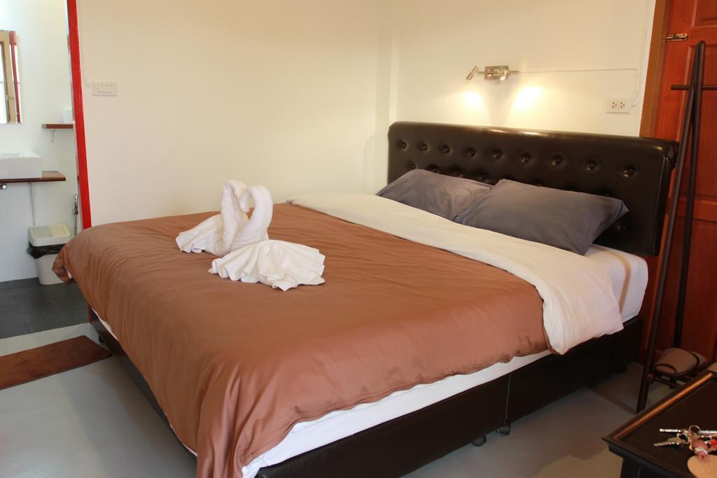 Barefeet Naturist Resort (Adults Only) Bangkok Eksteriør billede