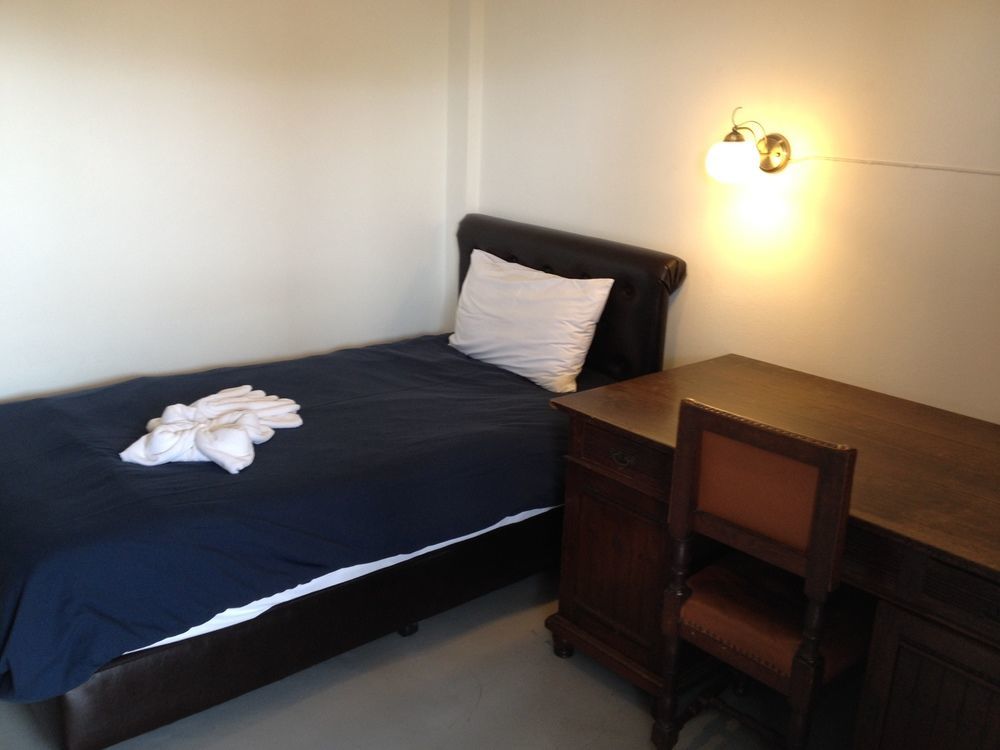 Barefeet Naturist Resort (Adults Only) Bangkok Eksteriør billede