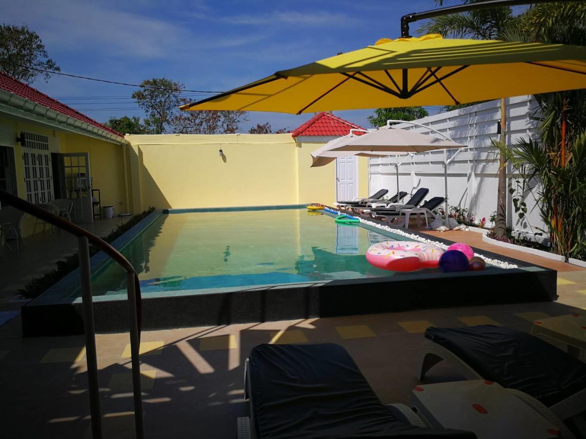 Barefeet Naturist Resort (Adults Only) Bangkok Eksteriør billede