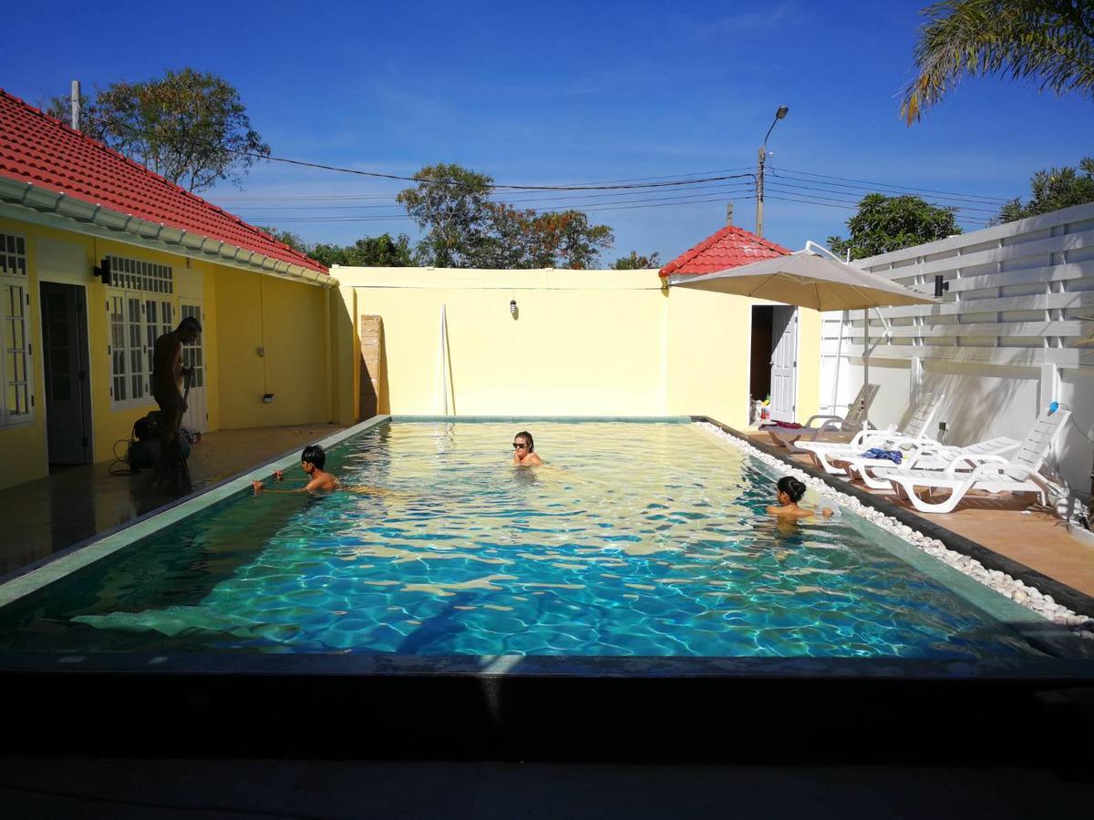 Barefeet Naturist Resort (Adults Only) Bangkok Eksteriør billede
