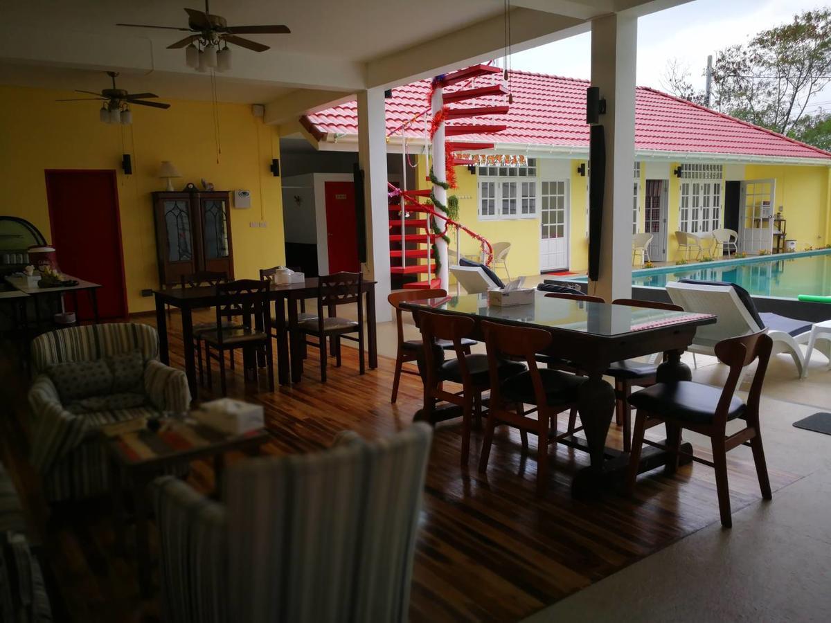 Barefeet Naturist Resort (Adults Only) Bangkok Eksteriør billede