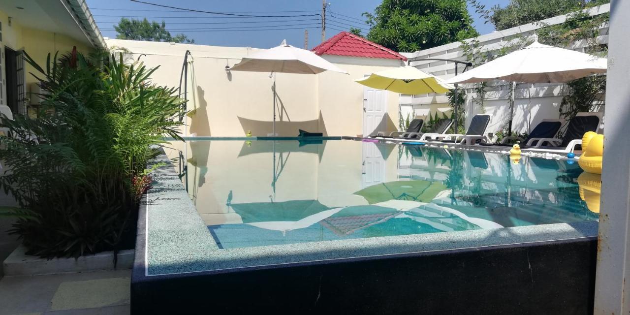 Barefeet Naturist Resort (Adults Only) Bangkok Eksteriør billede