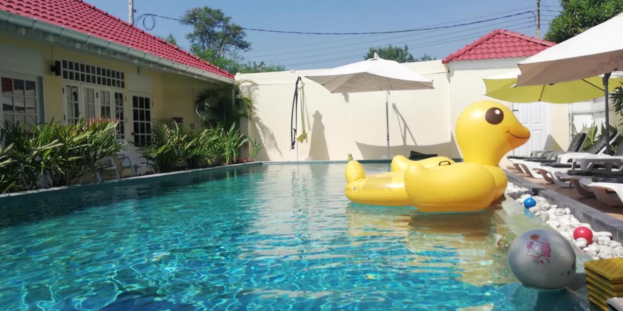 Barefeet Naturist Resort (Adults Only) Bangkok Eksteriør billede